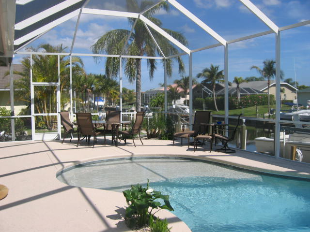 Outdoor Living in Cape Coral Florida